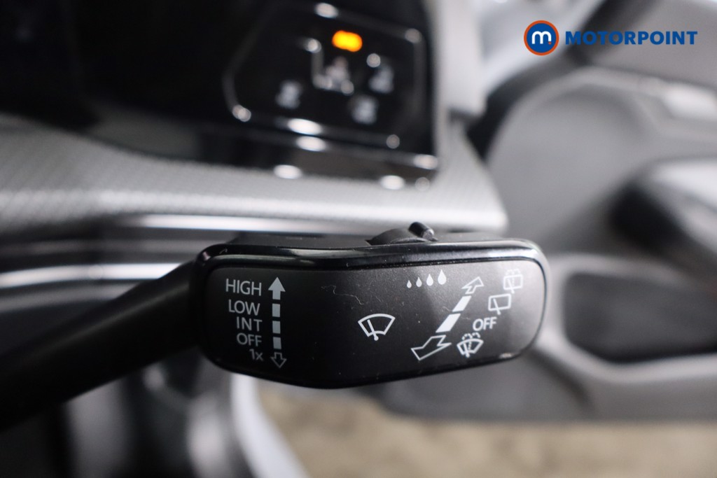 Volkswagen Golf R-Line Manual Petrol Hatchback - Stock Number (1592101) - 18th supplementary image