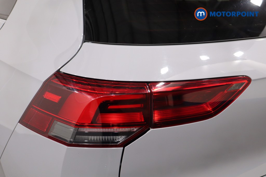 Volkswagen Golf R-Line Manual Petrol Hatchback - Stock Number (1592101) - 33rd supplementary image