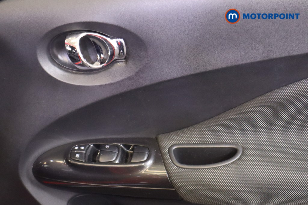 Nissan Juke N-Connecta Manual Petrol SUV - Stock Number (1592263) - 14th supplementary image