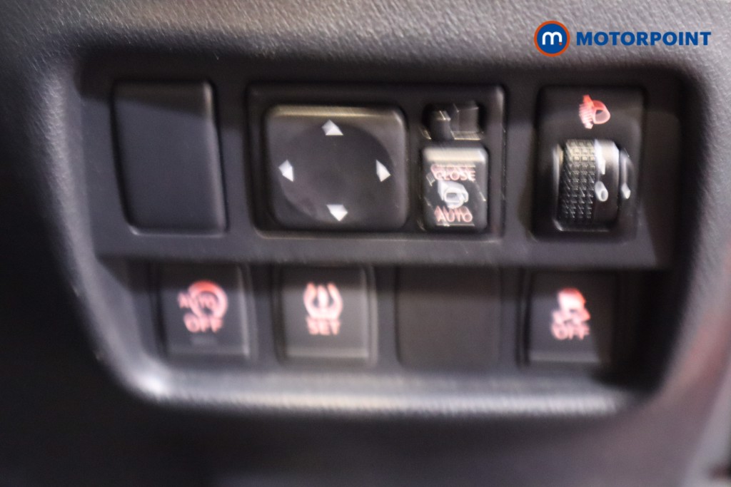 Nissan Juke N-Connecta Manual Petrol SUV - Stock Number (1592263) - 16th supplementary image