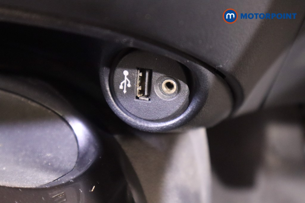 Nissan Juke N-Connecta Manual Petrol SUV - Stock Number (1592263) - 22nd supplementary image