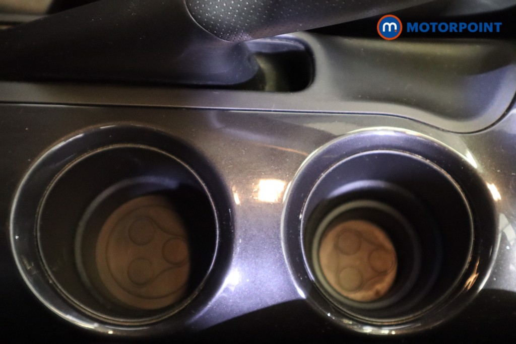 Nissan Juke N-Connecta Manual Petrol SUV - Stock Number (1592263) - 23rd supplementary image