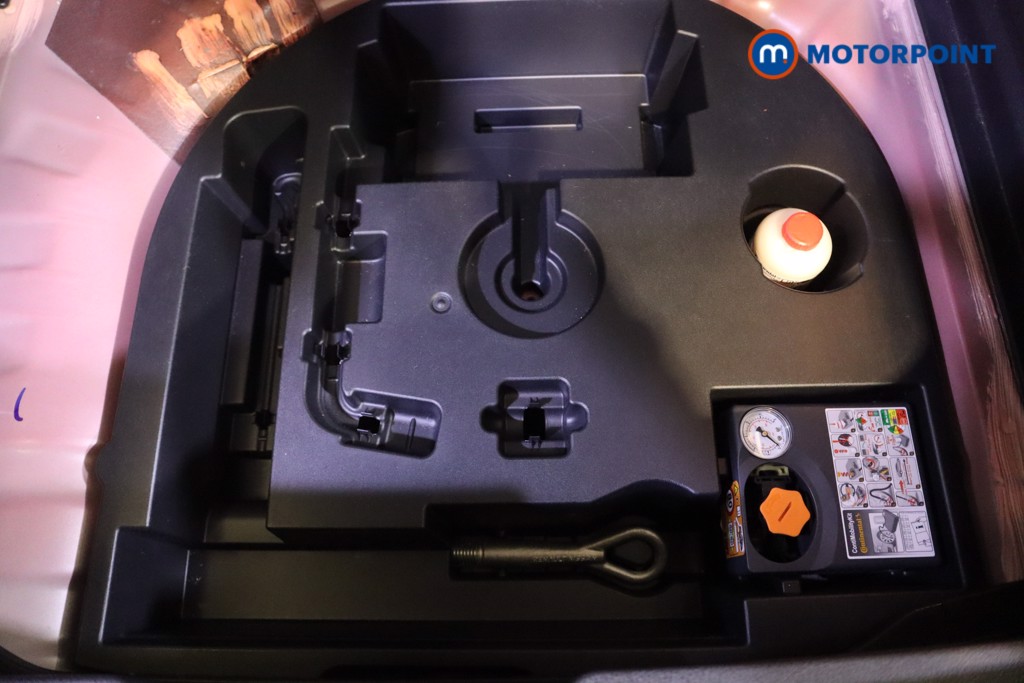 Nissan Juke N-Connecta Manual Petrol SUV - Stock Number (1592263) - 26th supplementary image