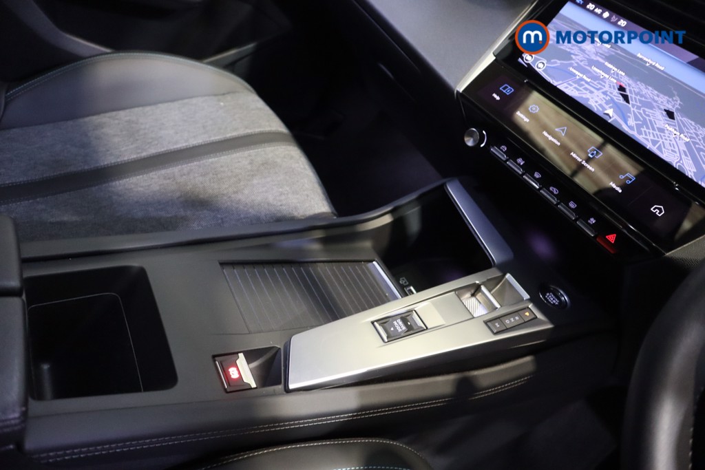 Peugeot 408 Allure Premium Automatic Petrol Hatchback - Stock Number (1592358) - 8th supplementary image