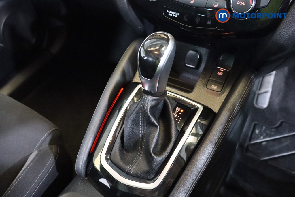 Nissan Qashqai N-Connecta Automatic Petrol SUV - Stock Number (1571167) - 13th supplementary image