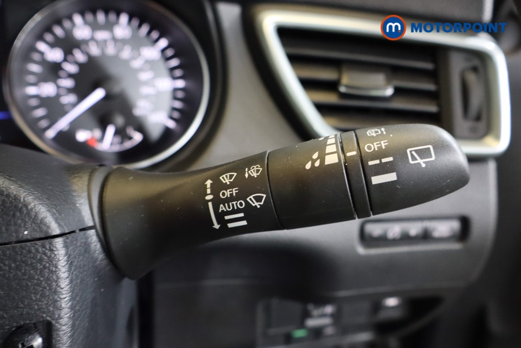 Nissan Qashqai N-Connecta Automatic Petrol SUV - Stock Number (1571167) - 17th supplementary image
