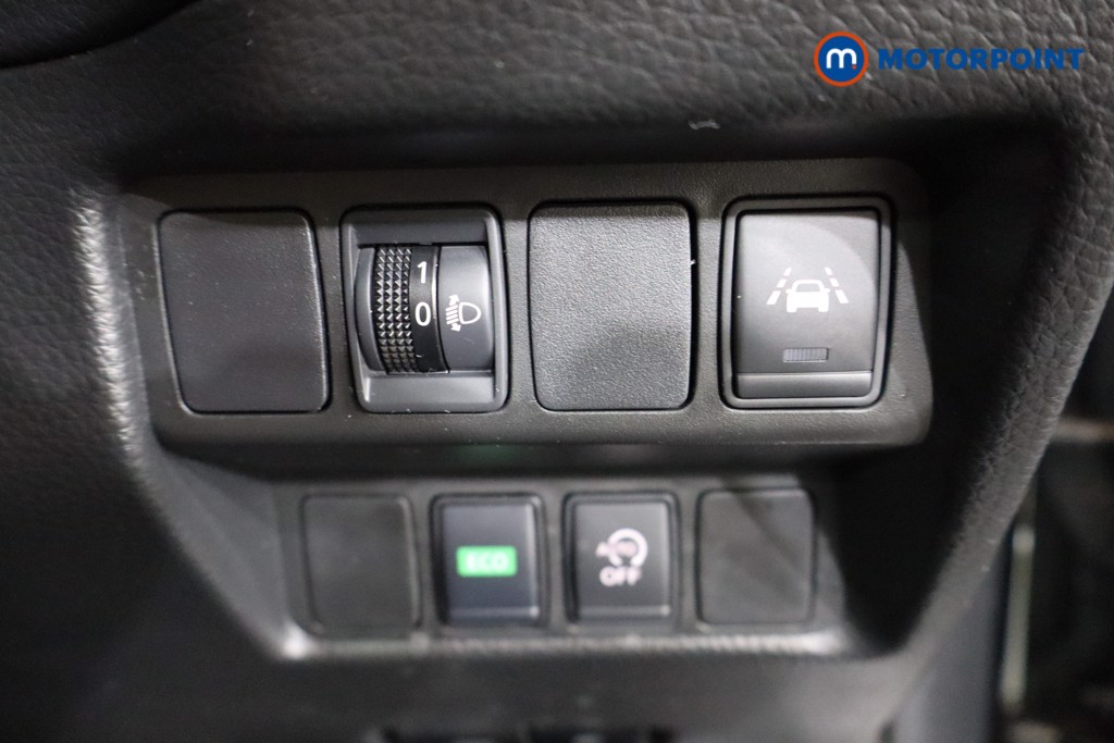 Nissan Qashqai N-Connecta Automatic Petrol SUV - Stock Number (1571167) - 18th supplementary image