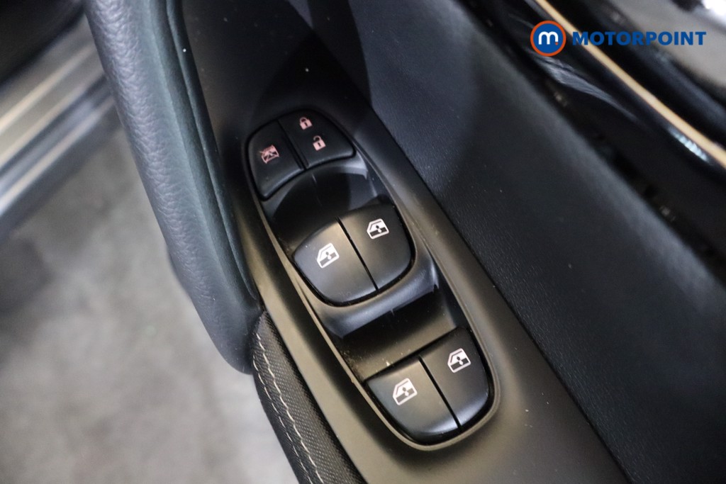 Nissan Qashqai N-Connecta Automatic Petrol SUV - Stock Number (1571167) - 19th supplementary image