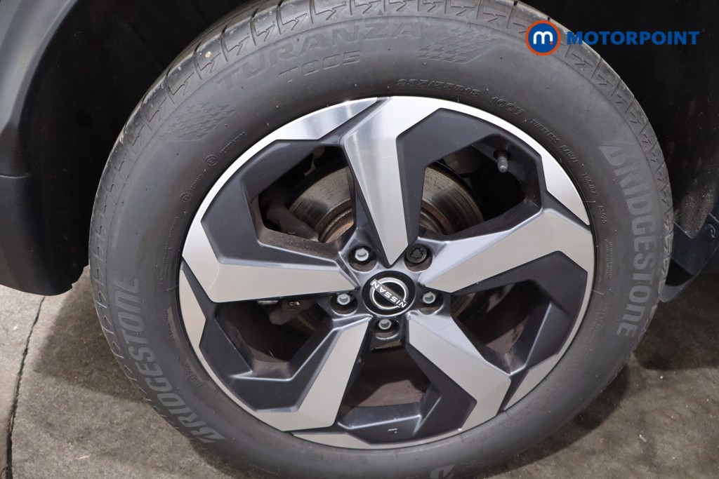 Nissan Qashqai N-Connecta Automatic Petrol SUV - Stock Number (1575564) - 9th supplementary image