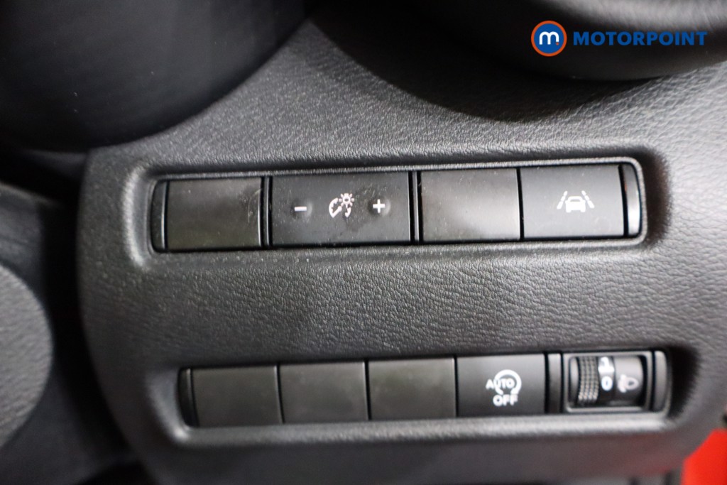 Nissan Juke N-Connecta Manual Petrol SUV - Stock Number (1575768) - 17th supplementary image