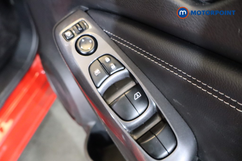 Nissan Juke N-Connecta Manual Petrol SUV - Stock Number (1575768) - 18th supplementary image