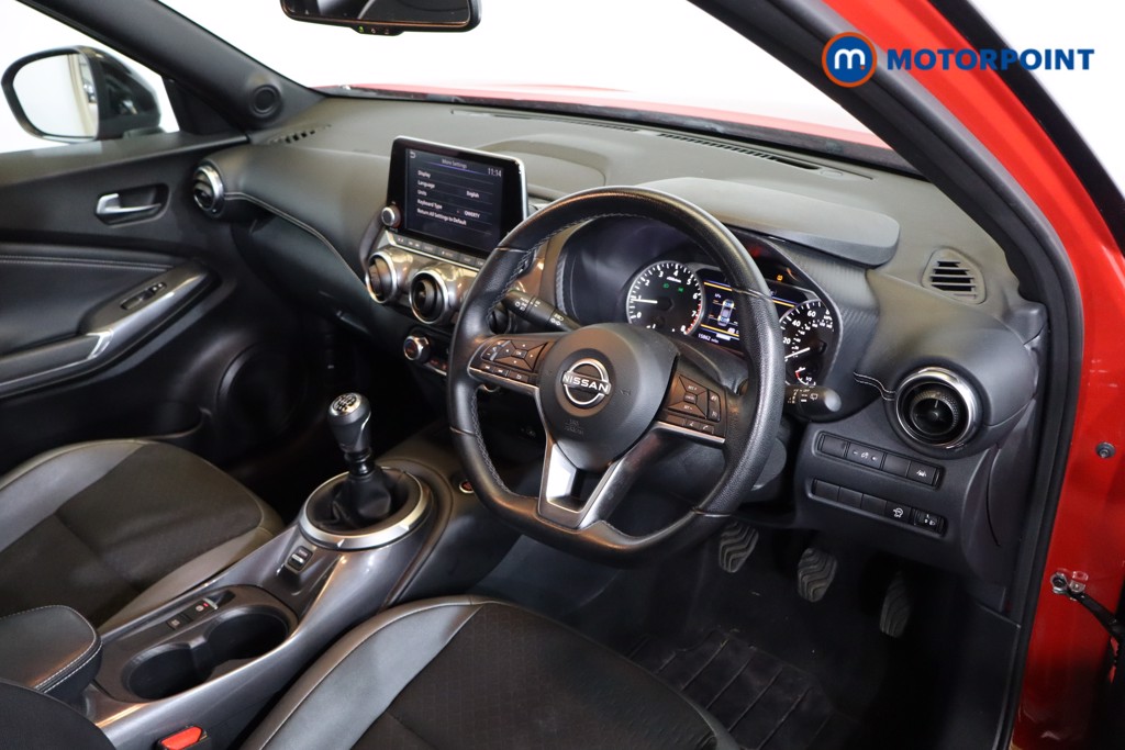 Nissan Juke N-Connecta Manual Petrol SUV - Stock Number (1575768) - 1st supplementary image