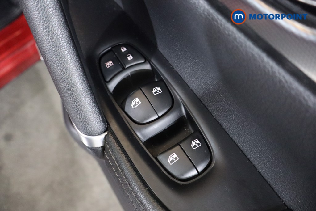 Nissan Qashqai Tekna Manual Petrol SUV - Stock Number (1575858) - 19th supplementary image