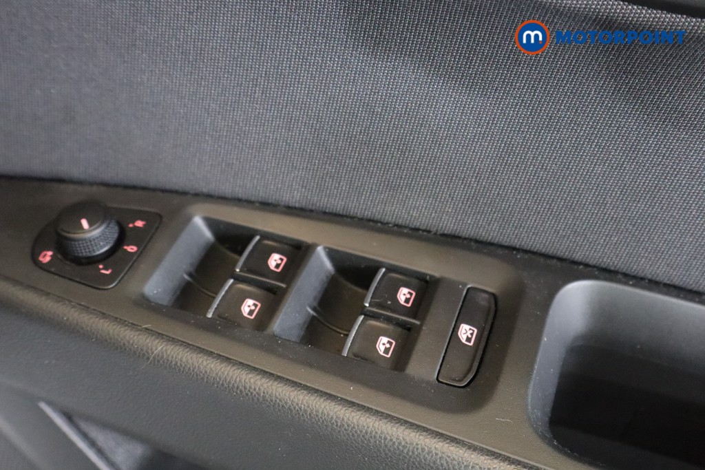 Seat Leon FR Manual Petrol Hatchback - Stock Number (1576050) - 9th supplementary image