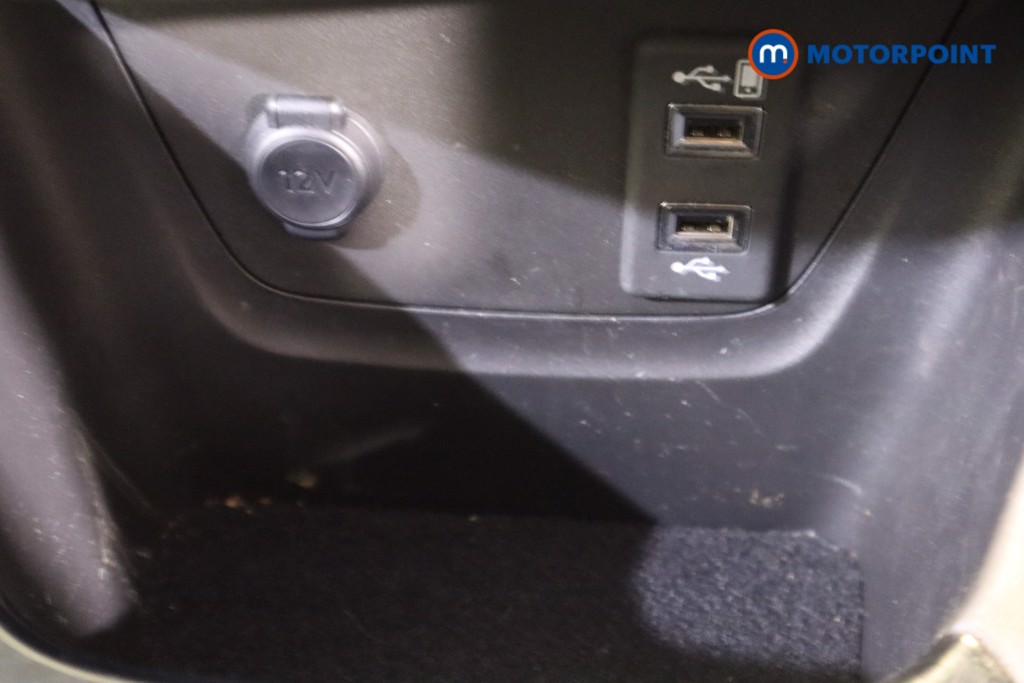 Vauxhall Crossland X Elite Nav Manual Petrol SUV - Stock Number (1578334) - 21st supplementary image