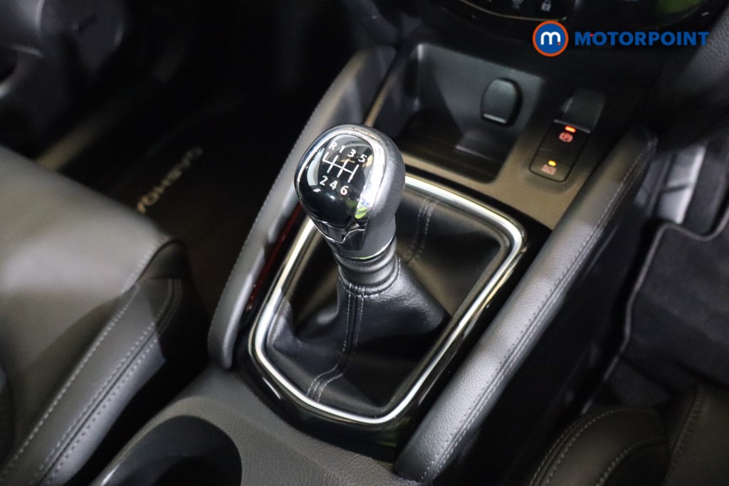 Nissan Qashqai Tekna Manual Diesel SUV - Stock Number (1578447) - 13th supplementary image