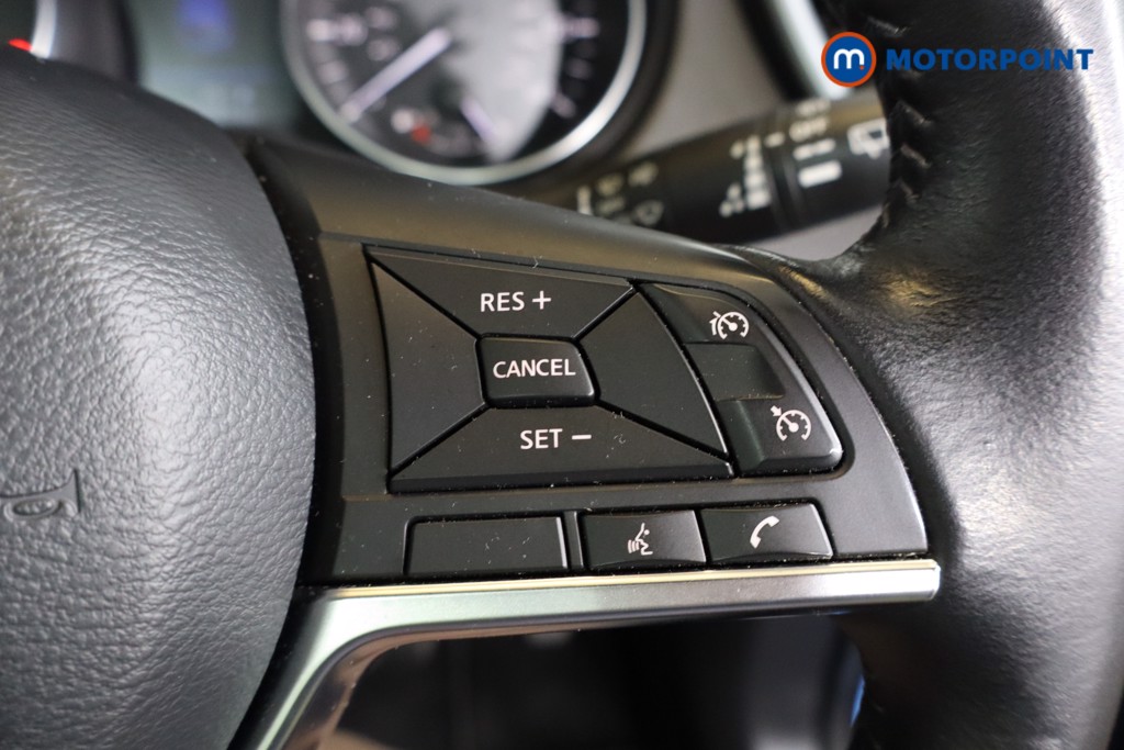 Nissan Qashqai Tekna Manual Diesel SUV - Stock Number (1578447) - 15th supplementary image