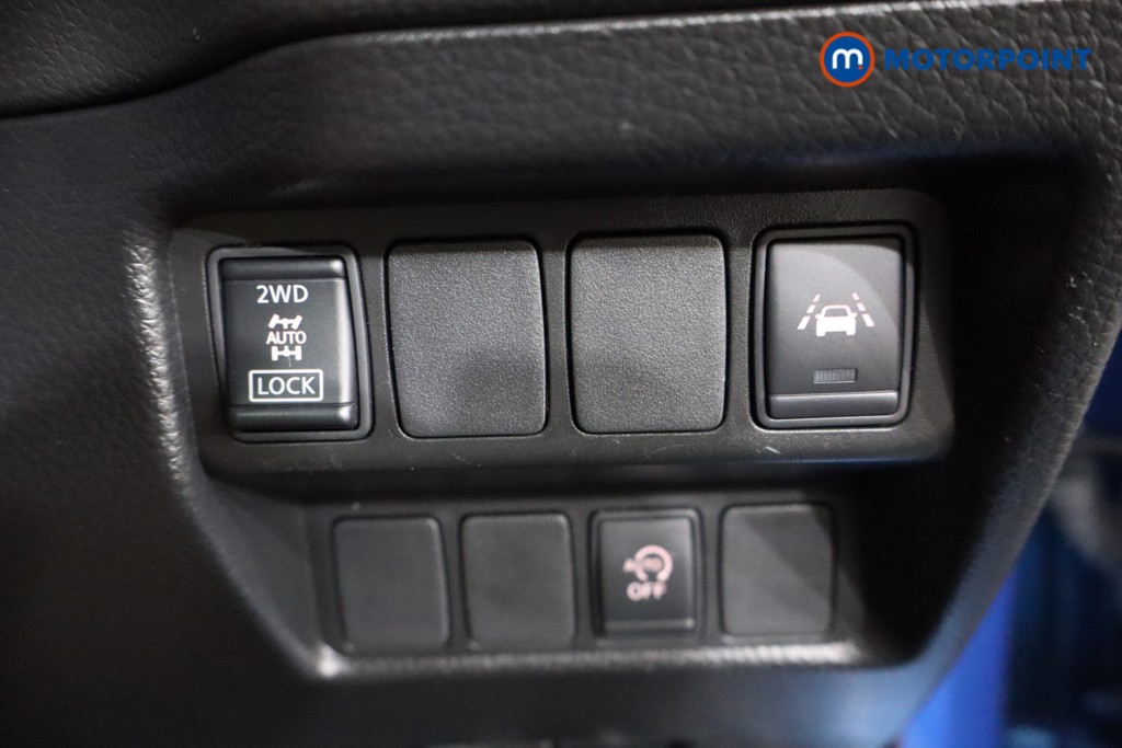 Nissan Qashqai Tekna Manual Diesel SUV - Stock Number (1578447) - 18th supplementary image