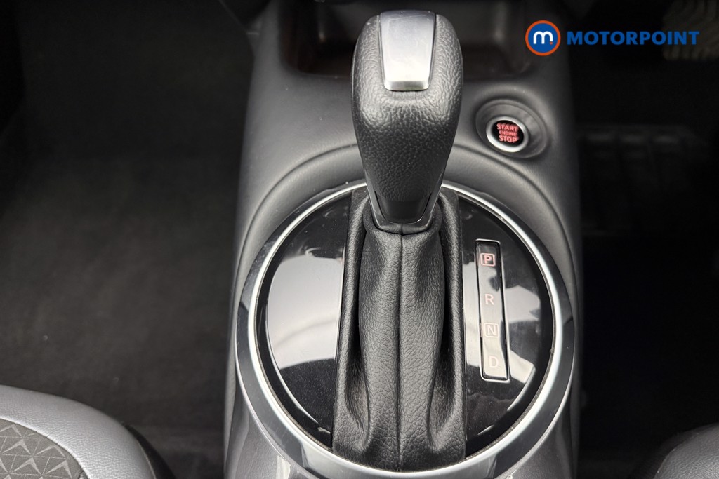 Nissan Juke N-Connecta Automatic Petrol SUV - Stock Number (1579051) - 7th supplementary image