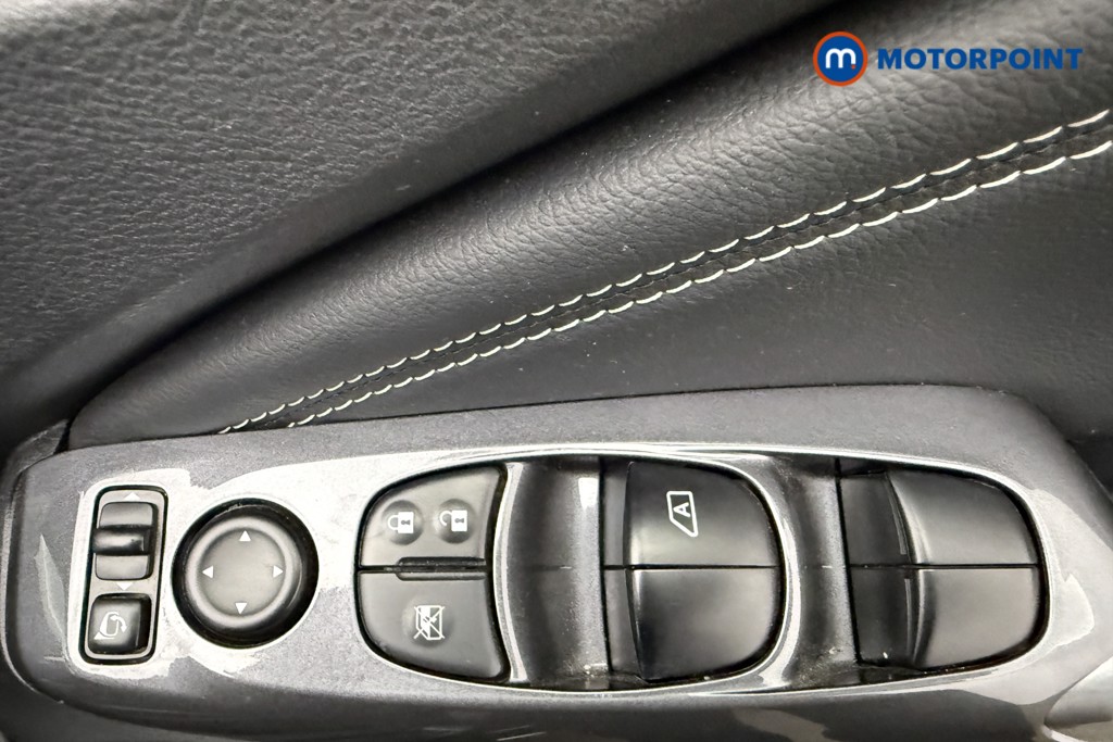 Nissan Juke N-Connecta Automatic Petrol SUV - Stock Number (1579051) - 19th supplementary image