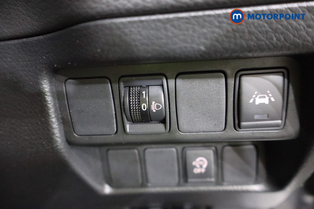 Nissan Qashqai Acenta Premium Manual Diesel SUV - Stock Number (1579359) - 18th supplementary image