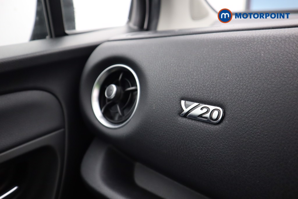 Toyota Yaris Y20 Manual Petrol Hatchback - Stock Number (1581287) - 14th supplementary image