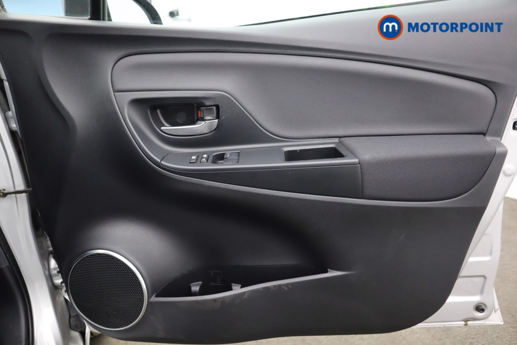 Toyota Yaris Y20 Manual Petrol Hatchback - Stock Number (1581287) - 16th supplementary image