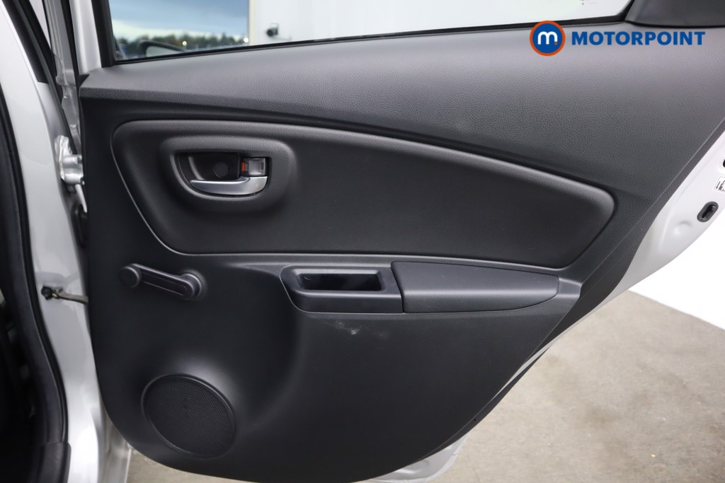 Toyota Yaris Y20 Manual Petrol Hatchback - Stock Number (1581287) - 20th supplementary image