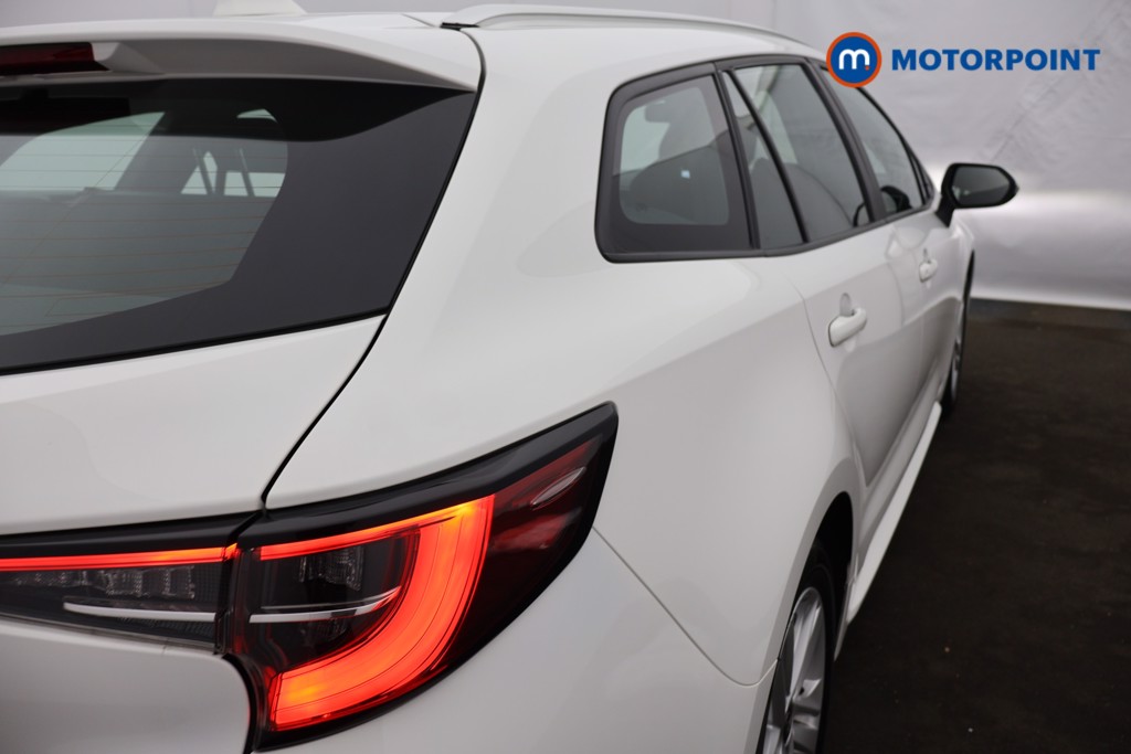 Toyota Corolla Icon Tech Automatic Petrol-Electric Hybrid Estate - Stock Number (1582697) - 28th supplementary image