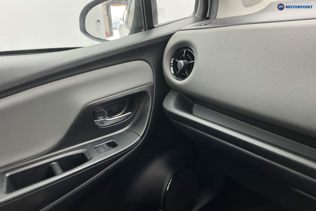Toyota Yaris Icon Manual Petrol Hatchback - Stock Number (1587018) - 16th supplementary image