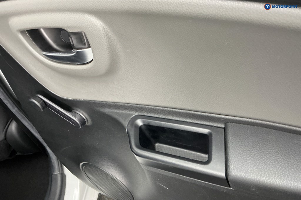 Toyota Yaris Icon Manual Petrol Hatchback - Stock Number (1587018) - 23rd supplementary image