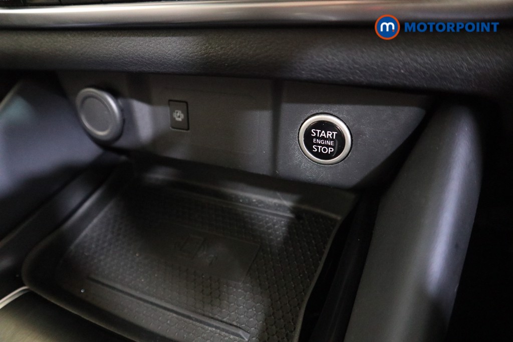 Nissan Qashqai Tekna Manual Petrol SUV - Stock Number (1587219) - 8th supplementary image