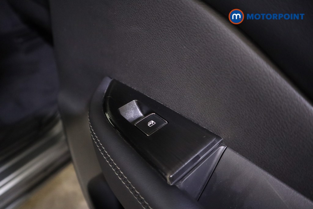 Nissan Qashqai Tekna Manual Petrol SUV - Stock Number (1587219) - 18th supplementary image