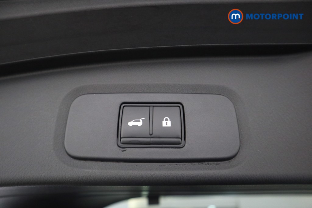 Nissan Qashqai Tekna Manual Petrol SUV - Stock Number (1587219) - 20th supplementary image