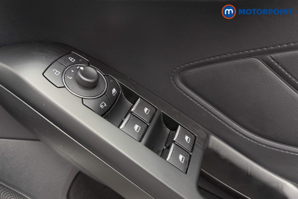 Ford Focus Active X Automatic Petrol Hatchback - Stock Number (1587700) - 19th supplementary image