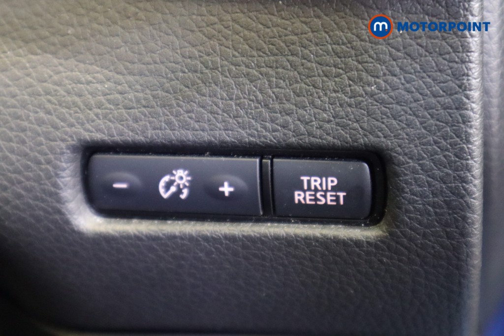 Nissan Qashqai Tekna Automatic Diesel SUV - Stock Number (1587737) - 6th supplementary image