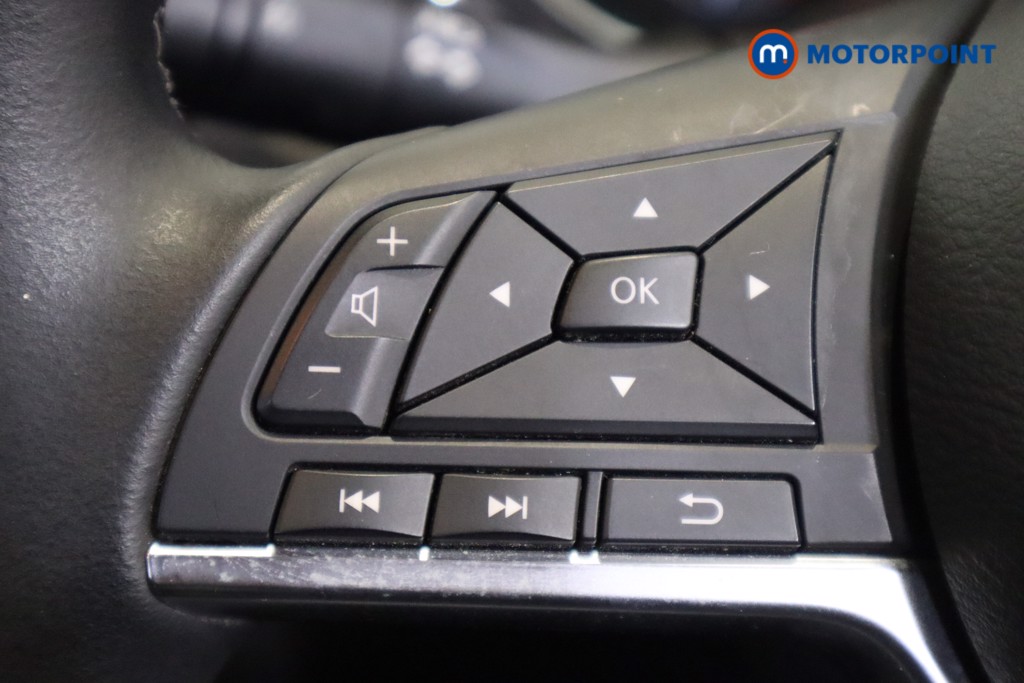 Nissan Qashqai Tekna Automatic Diesel SUV - Stock Number (1587737) - 8th supplementary image