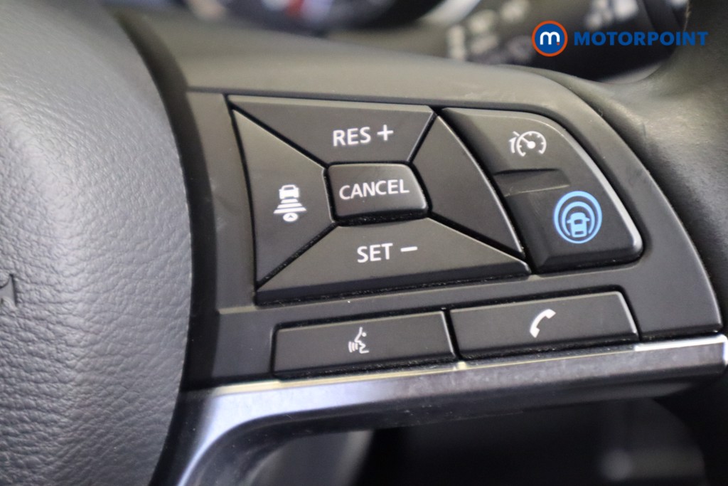 Nissan Qashqai Tekna Automatic Diesel SUV - Stock Number (1587737) - 9th supplementary image