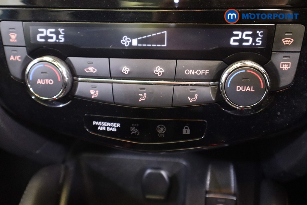 Nissan Qashqai Tekna Automatic Diesel SUV - Stock Number (1587737) - 11th supplementary image