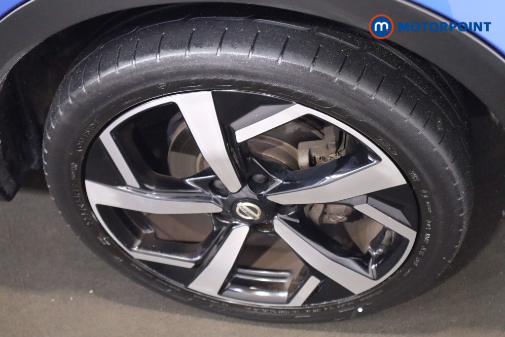 Nissan Qashqai Tekna Automatic Diesel SUV - Stock Number (1587737) - 1st supplementary image