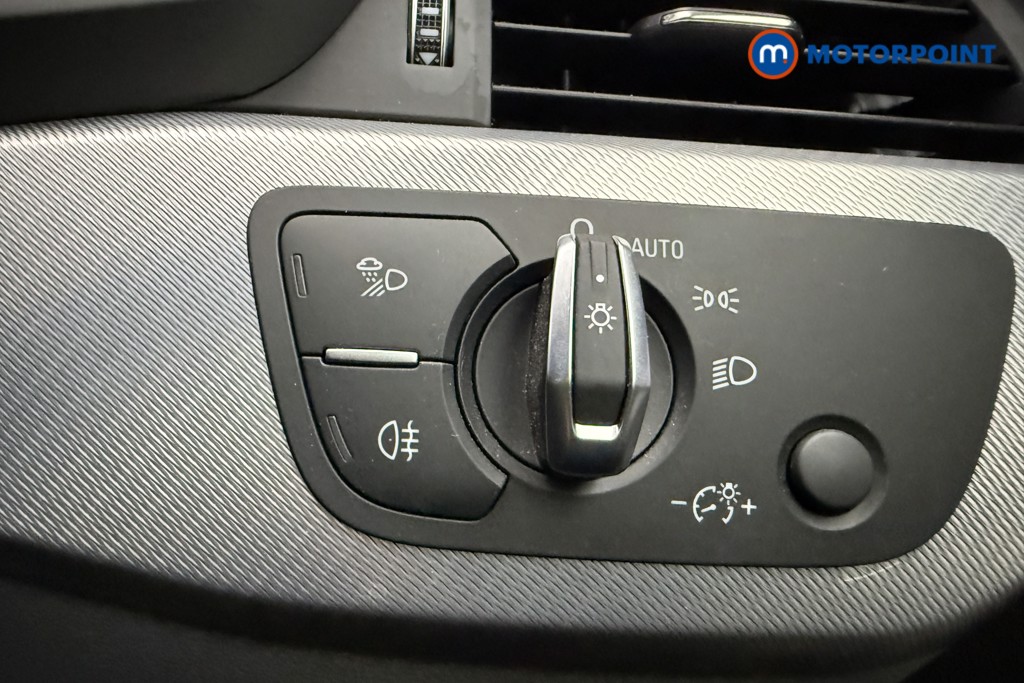 Audi A4 Technik Automatic Petrol Saloon - Stock Number (1587793) - 17th supplementary image