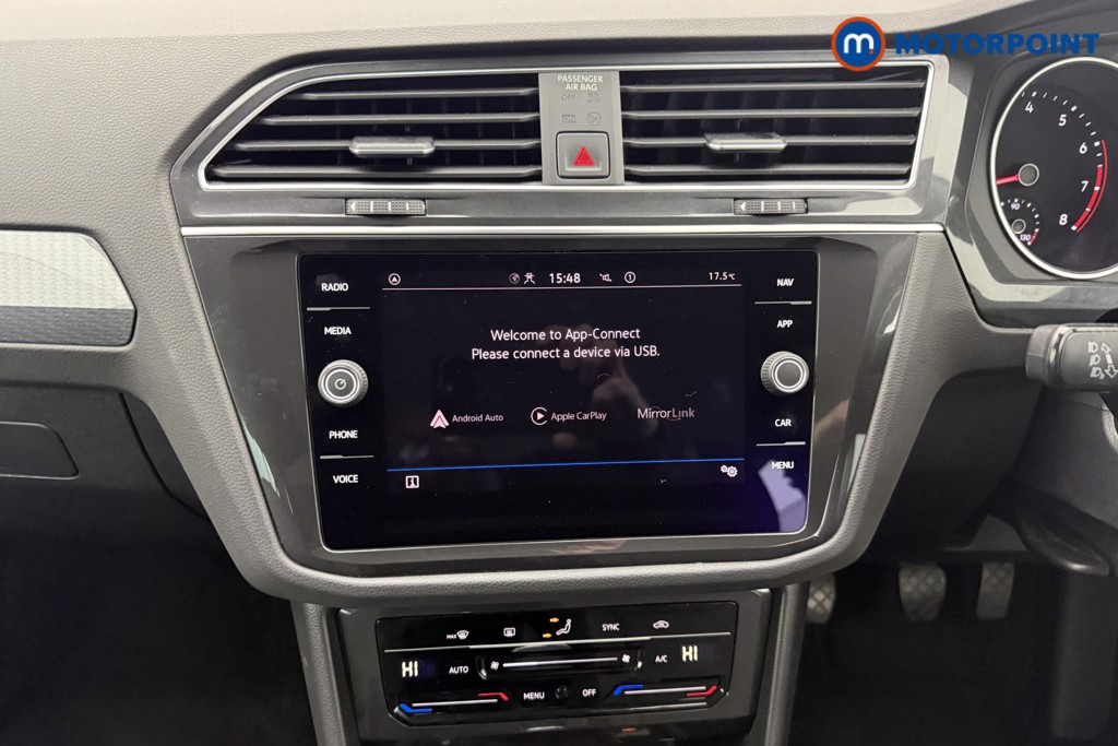 Volkswagen Tiguan Life Manual Petrol SUV - Stock Number (1587994) - 2nd supplementary image