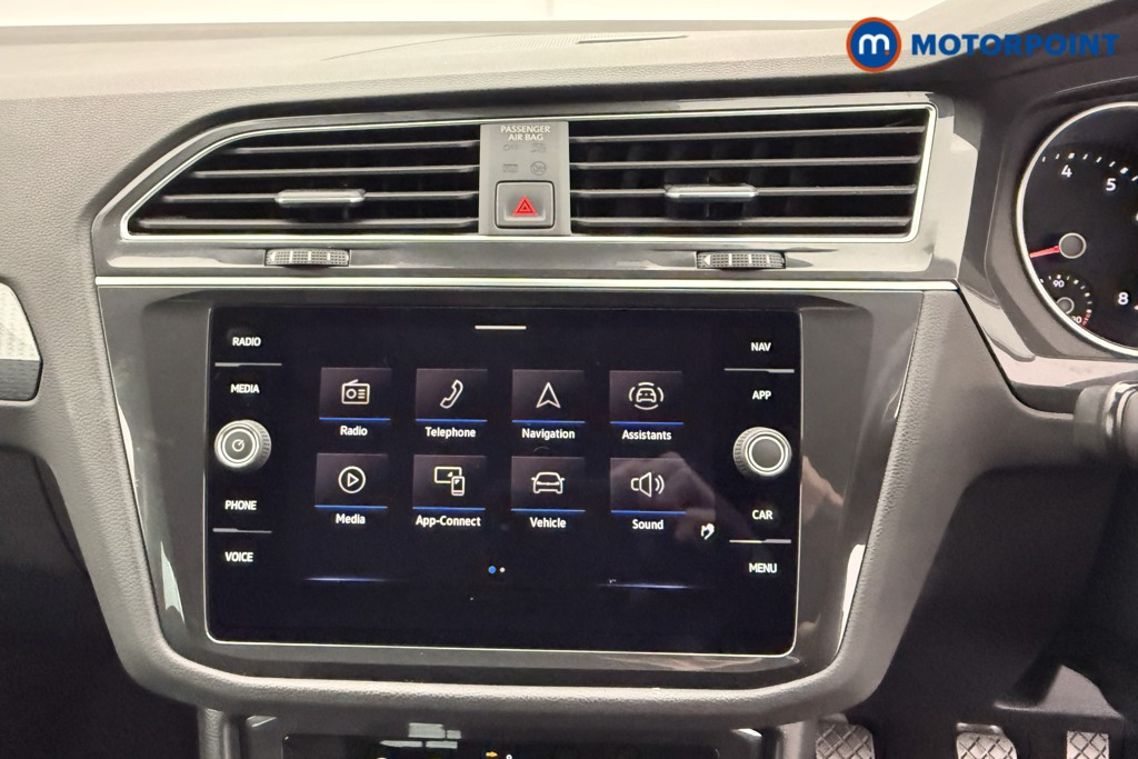 Volkswagen Tiguan Life Manual Petrol SUV - Stock Number (1587994) - 11th supplementary image