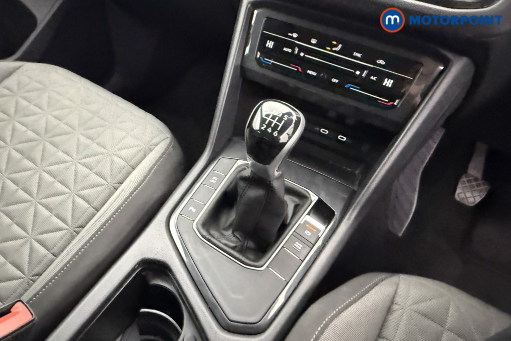 Volkswagen Tiguan Life Manual Petrol SUV - Stock Number (1587994) - 13th supplementary image