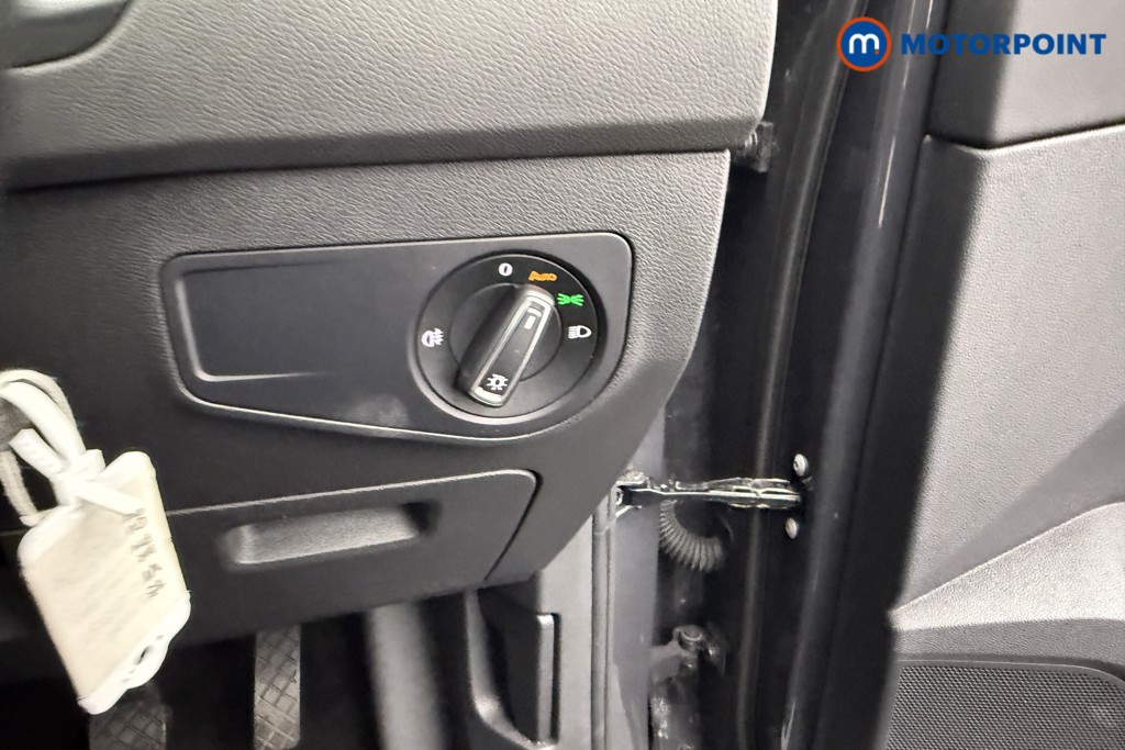 Volkswagen Tiguan Life Manual Petrol SUV - Stock Number (1587994) - 16th supplementary image