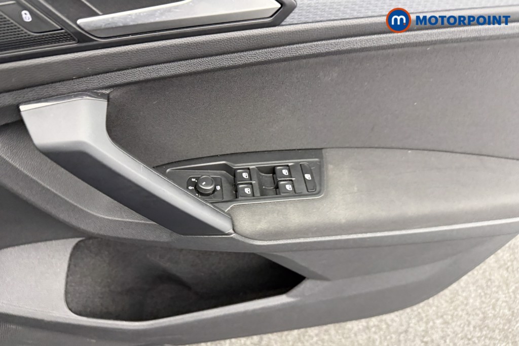 Volkswagen Tiguan Life Manual Petrol SUV - Stock Number (1587994) - 17th supplementary image