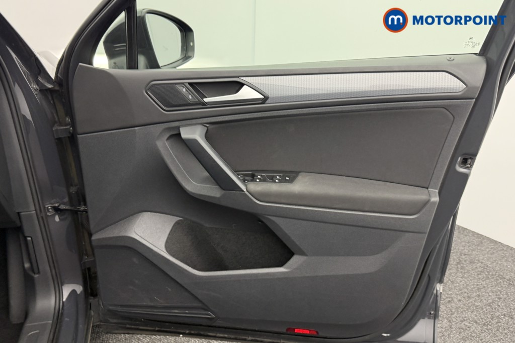 Volkswagen Tiguan Life Manual Petrol SUV - Stock Number (1587994) - 18th supplementary image