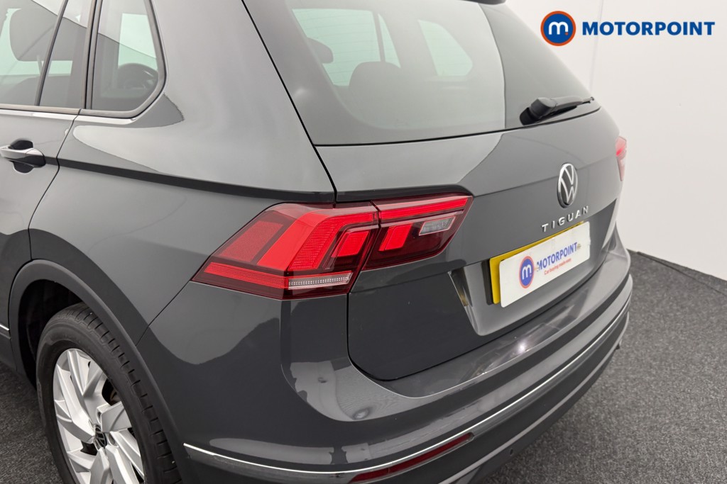 Volkswagen Tiguan Life Manual Petrol SUV - Stock Number (1587994) - 27th supplementary image