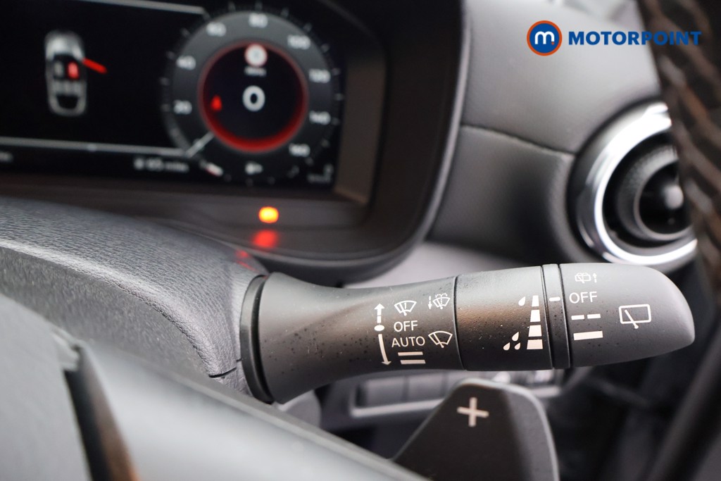 Nissan Juke N-Connecta Automatic Petrol SUV - Stock Number (1588655) - 6th supplementary image