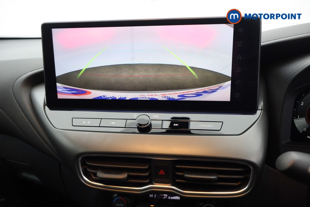 Nissan Juke N-Connecta Automatic Petrol SUV - Stock Number (1588655) - 9th supplementary image